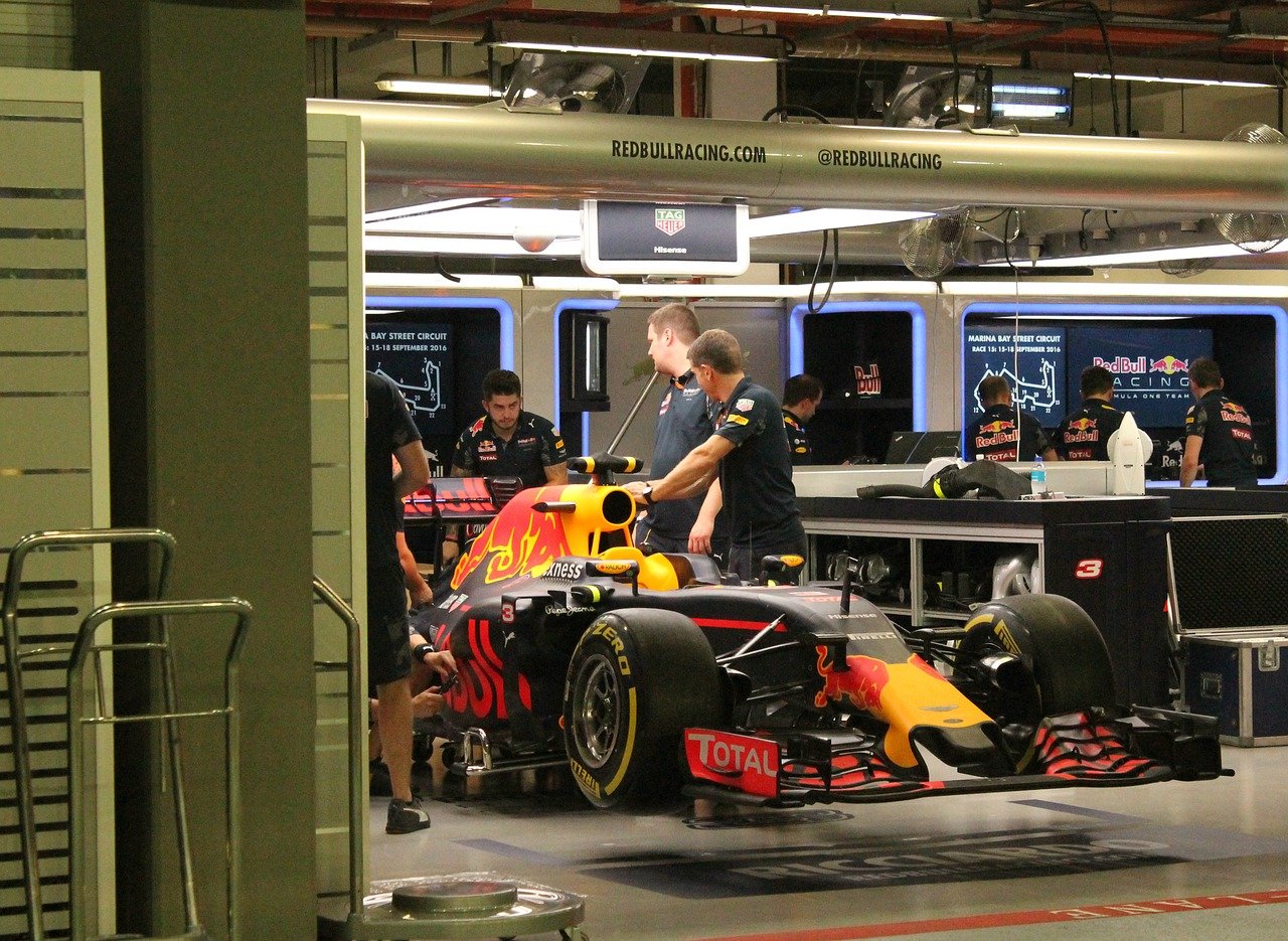 What You Need To Know About Formula 1 Fuel Motorsport Explained